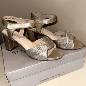Women’s Benjamin‎ Walk Heel Size 7.5 W Champagne Silver Sequence Evening Formal